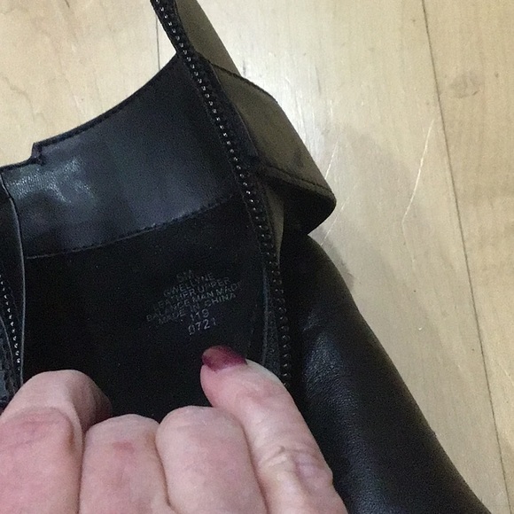 Worn once Guess black booties - Picture 6 of 6